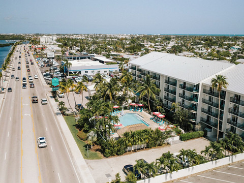 劳里亚特基韦斯特酒店