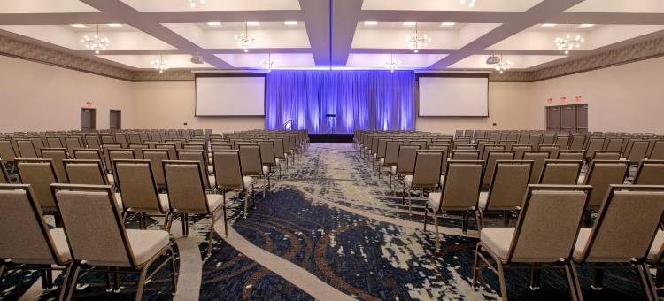 罗克福德河滨希尔顿大使套房酒店(Embassy Suites Rockford Riverfront)图片