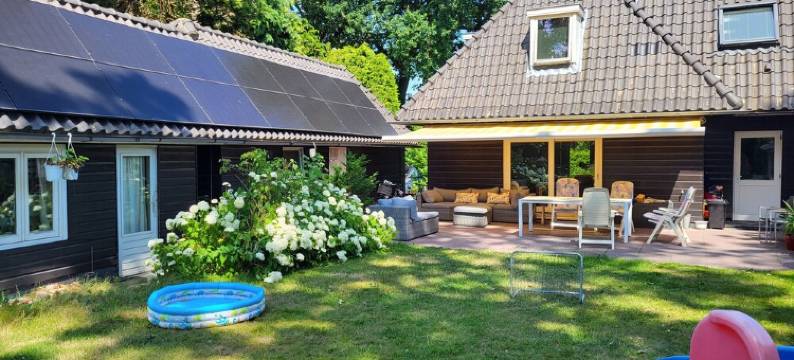 Lovely family home in Laren图片