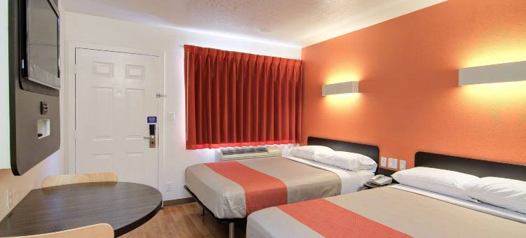 斯科特斯德6号汽车旅馆(Motel 6 Scottsdale, AZ - Old Town Scottsdale/Fashion Square)图片