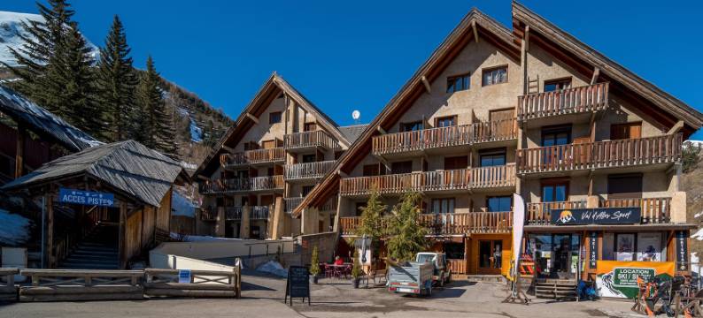 Apartment in France with Stunning Mountain Views图片