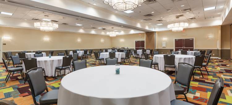 俄克拉荷马城北部假日酒店及套房(Holiday Inn & Suites Oklahoma City North)图片