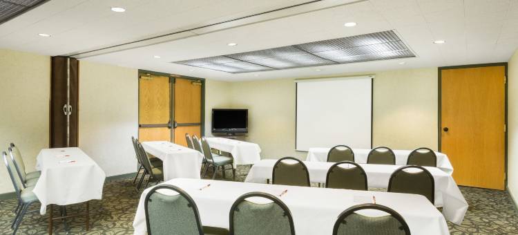 锡达城华美达酒店(Ramada by Wyndham Cedar City)图片