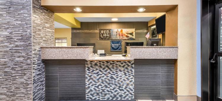 红狮酒店及套房蓝泉城(Red Lion Inn & Suites Blue Springs)图片