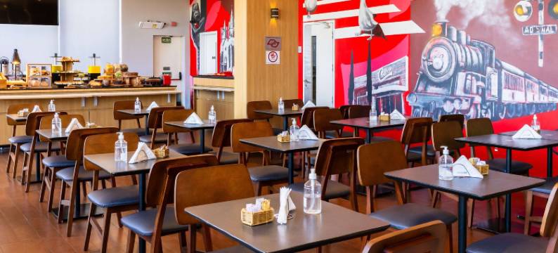 宜必思欧里纽斯酒店(ibis Ourinhos)图片