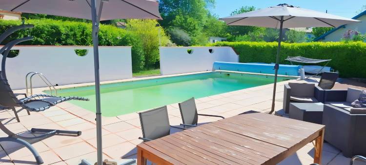 Villa in St Denis with Pool & Pyrenees View图片