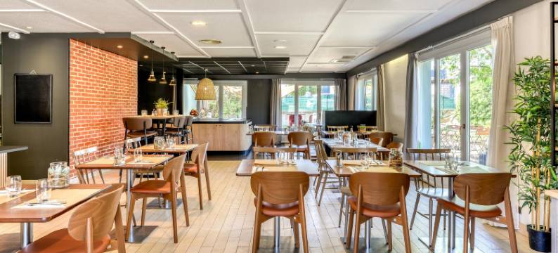 比亚里茨机场钟楼酒店(Campanile NATURE - Biarritz)图片