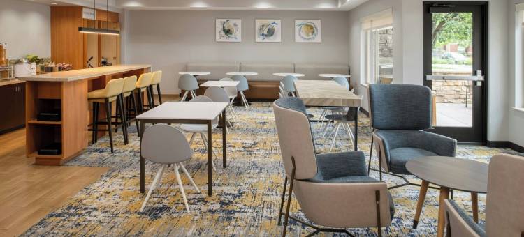 雷丁万豪TownePlace Suites 酒店(TownePlace Suites Redding)图片