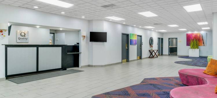宴会中心品质套房酒店(Quality Inn & Suites Banquet Center)图片