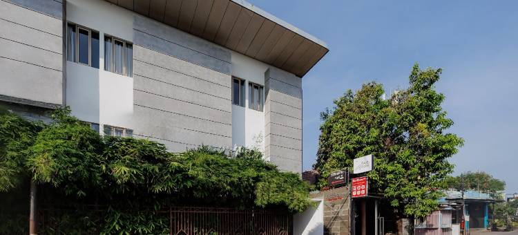 红多兹普拉斯酒店-井里汶市中心(RedDoorz Plus @ Cirebon City Center)图片
