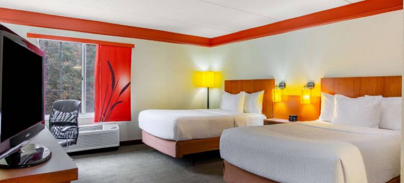 罗利克拉布特里拉昆塔温德姆套房酒店(La Quinta Inn & Suites by Wyndham Raleigh Crabtree)图片