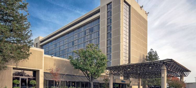 希尔顿萨克拉门托阿登西酒店(Hilton Sacramento Arden West)图片