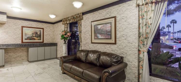 阿纳海姆西戴斯酒店(Days Inn by Wyndham Anaheim West)图片