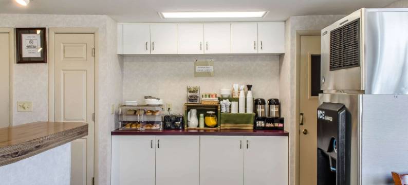 州立学院大学附近罗德威酒店(Rodeway Inn State College - Near University)图片