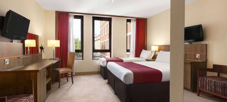 豪恩斯希思罗东温德姆华美达酒店(Ramada by Wyndham Hounslow - Heathrow East)图片