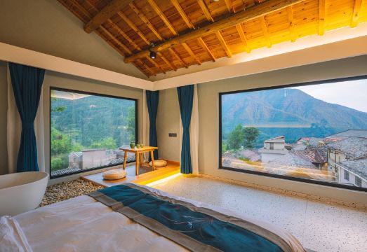 Cloud&FrogHotel Overview