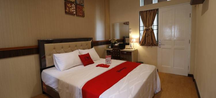 红多兹Plus酒店-近北苏门答腊大学(RedDoorz Plus Near Universitas Sumatera Utara)图片
