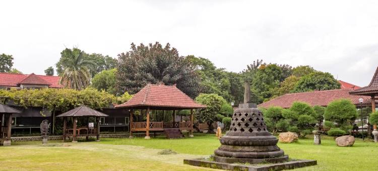 红多兹Plus酒店@普沃达迪(RedDoorz Plus @ Purwodadi)图片