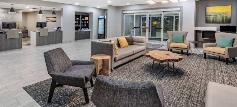 阿德莫尔拉昆塔温德姆酒店及套房(La Quinta Inn & Suites by Wyndham Ardmore)图片