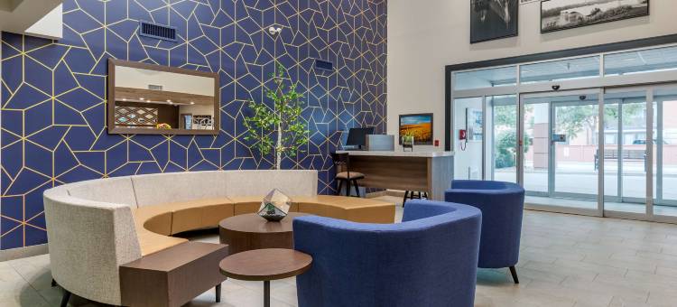 佩姆比纳贝斯特韦斯特优质套房酒店(Best Western Plus Pembina Inn  Suites)图片