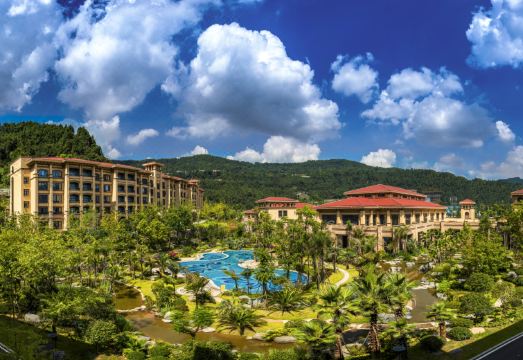 Felton Grand Hotel BazhongHotel Overview