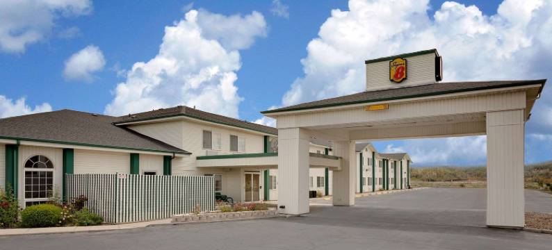 巴特尔山速8酒店(Super 8 by Wyndham Battle Mountain)图片