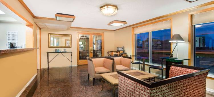 桑达斯基呗盟套房酒店(Baymont by Wyndham Sandusky)图片