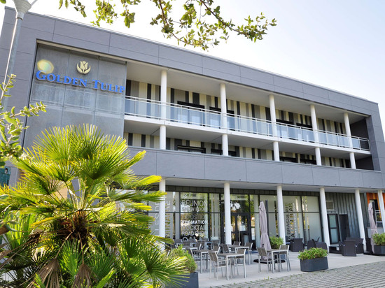 波尔尼克郁锦香酒店