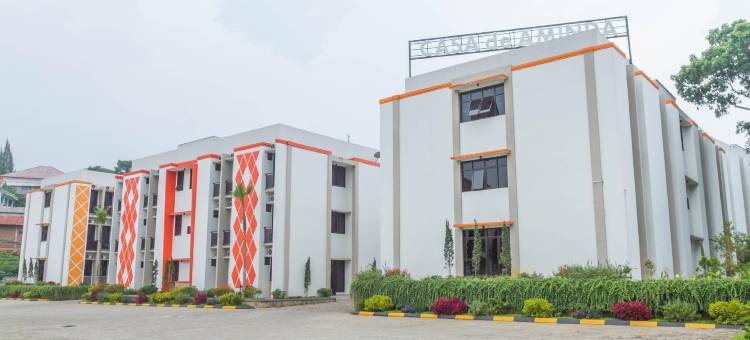 瑞德多兹普拉斯酒店 - 近吉坦宁格城镇广场 2(RedDoorz Plus Near Jatinangor Town Square 2)图片