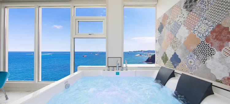三陟白色浪漫高级旅馆(Samcheok White Romantic Pension)图片