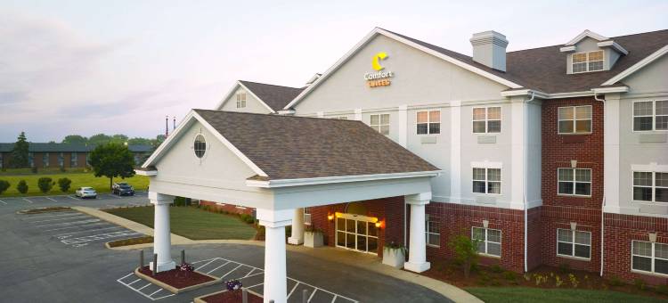 密尔沃基机场舒适套房酒店(Comfort Suites Milwaukee Airport)图片