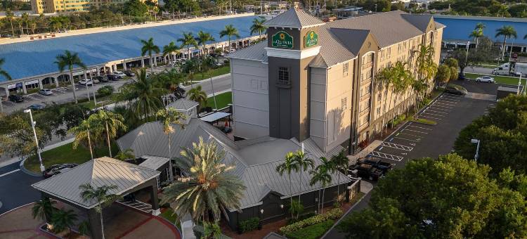 迈阿密机场西拉昆塔温德姆套房酒店(La Quinta Inn & Suites by Wyndham Miami Airport West)图片