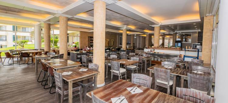 圣港岛套房(Vila Baleira Suites)图片