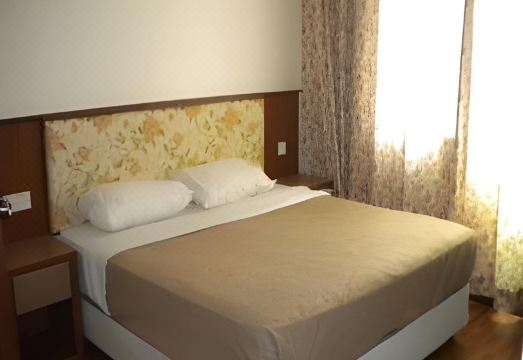 Patrick's Apartment @ Iris House Resort Hotel Overview