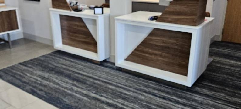 雷丁北智选假日酒店, IHG旗下(Holiday Inn Express Redding North, an IHG Hotel)图片