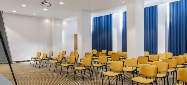 库尼欧克里斯特尔 B&B 酒店(B&B Hotel Cuneo Cristal)图片