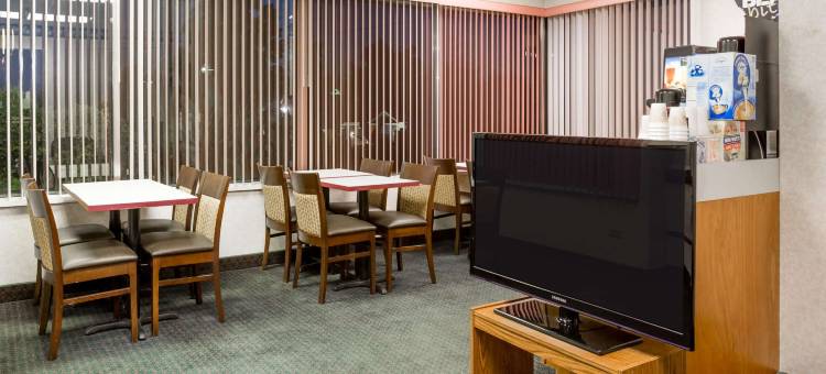 Travelodge by Wyndham Ridgeway Martinsville Area图片