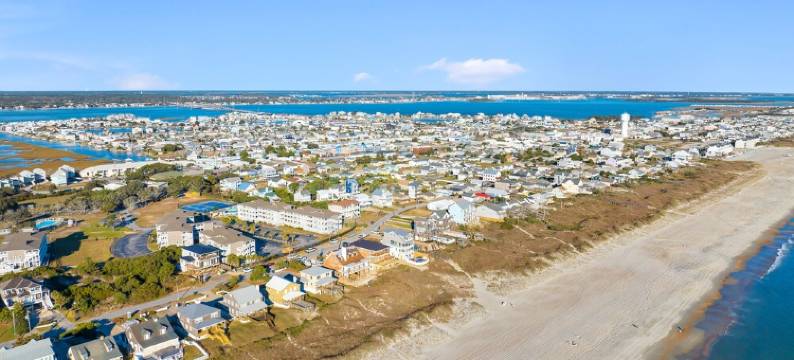 5 Star Reviews! Luxury Home, Pool, Steps from Ocean,Sleeps 7, Shops,Restaurants图片