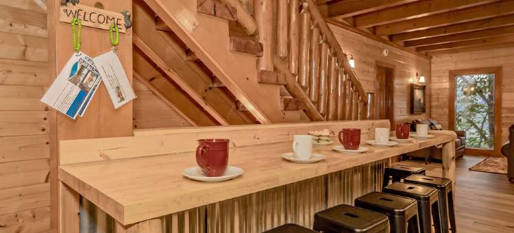 室内恒温私人泳池!!!! 影音室、大型厨房，可住30人木屋(Private Pool Indoor - Theater & Game Rooms - Hot Tub Sleeps 30 - 8 Bedrooms)图片