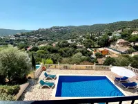 AMAZING VILLA with, chimney, heating, private swimming pool & great views. - 泳池