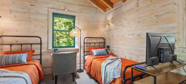 海滨小屋！码头、捕蟹、桨板、皮划艇、户外电影、卡拉OK等！(Waterfront Cabin! Dock, Crab, Paddle, Kayak, Outdoor Movie, Karaoke, and More!)图片