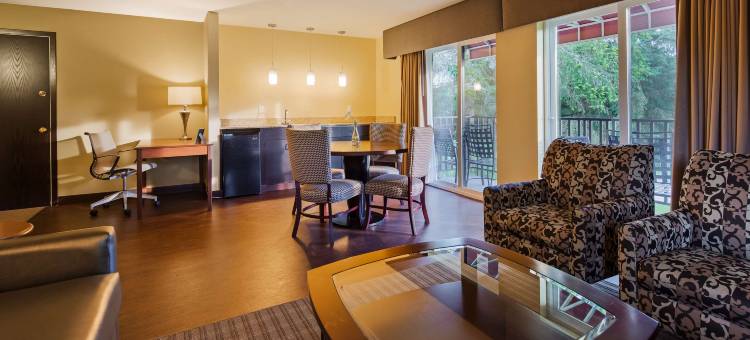 格林广场贝斯特韦斯特优质酒店(Best Western Plus Plaza by the Green)图片