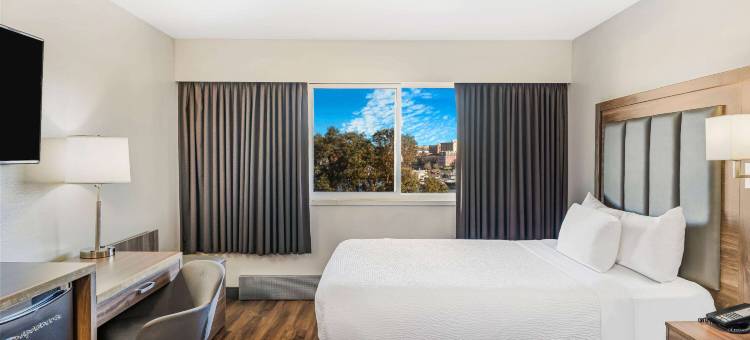 维多利亚海港戴斯酒店(Days Inn by Wyndham Victoria on the Harbour)图片