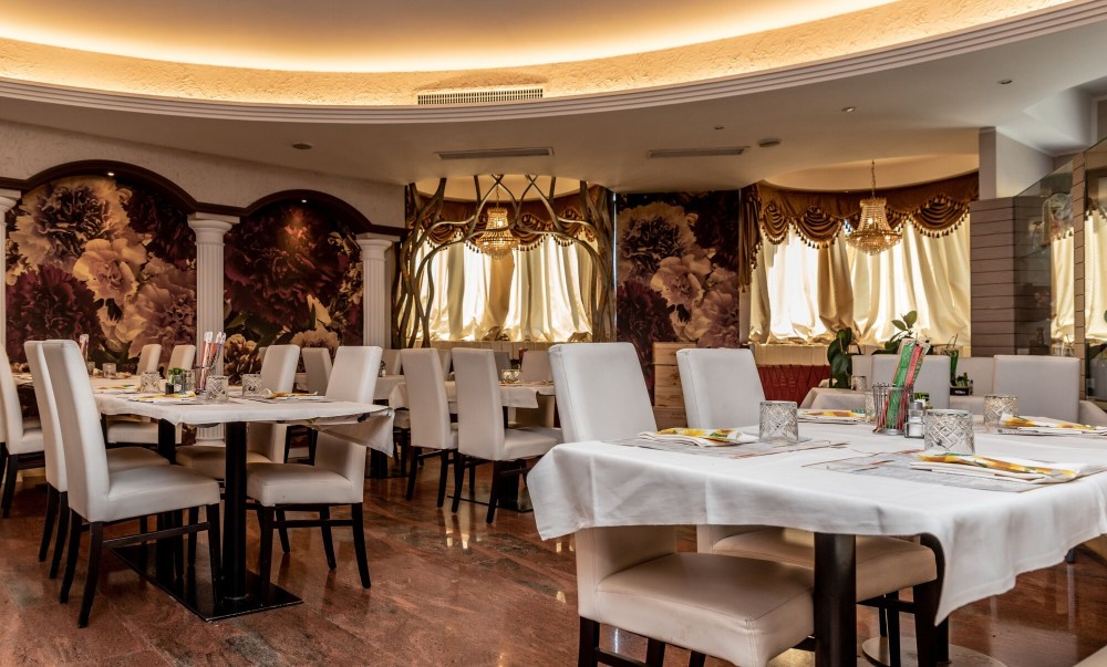 Hotel Shangri-La Over view