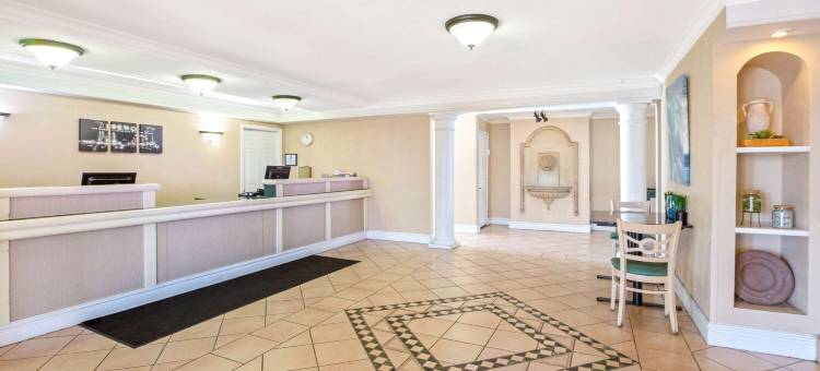 里诺温德姆戴斯酒店(Days Inn by Wyndham Reno)图片