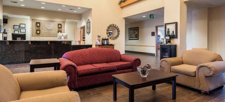 瓦拉瓦拉舒适套房酒店(Comfort Inn & Suites)图片