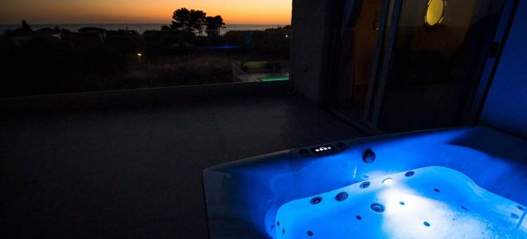 IO豪华游泳池和热水浴缸套房(IO Luxury Pool & Hot Tub Suites)图片