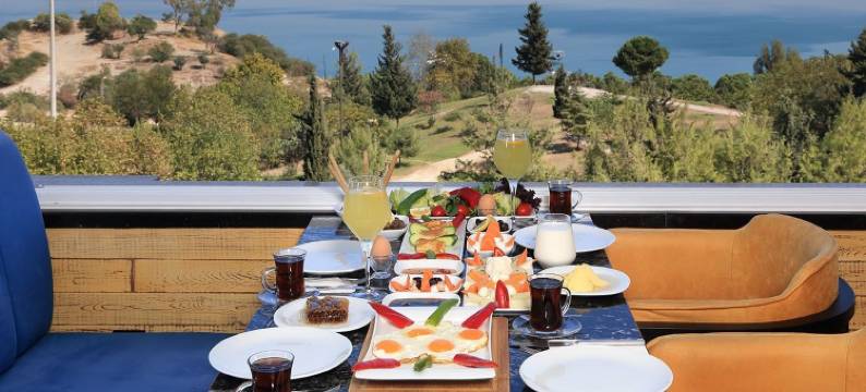 金湖酒店(Golden Lake Hotel)图片