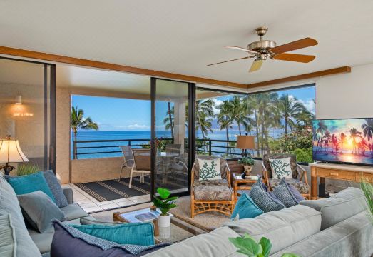 Breathtaking Views and Luxury Amenities - Stunning Oceanfront Getaway Hotel Overview