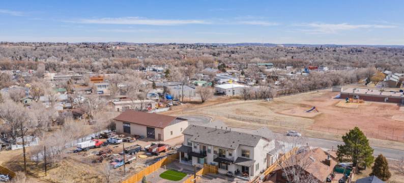 4卧室派克斯峰景色，离徒步和餐饮只有几分钟！！(4Bd Pikes Peak Views Minutes to Hiking & Dining)图片